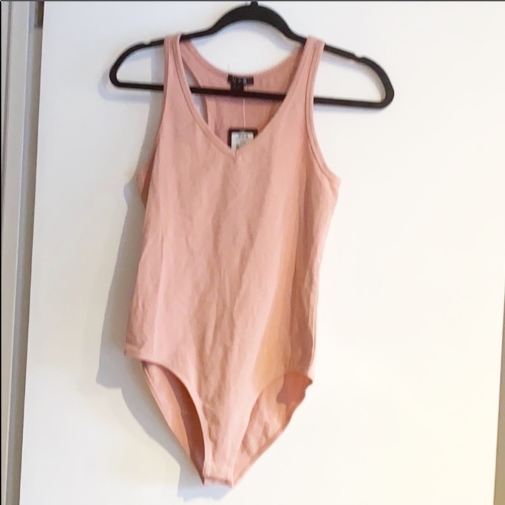 💜 SALE 2/$15 💜 NWT Blush Pink sleeveless tank top Bodysuit w/ snaps !!!